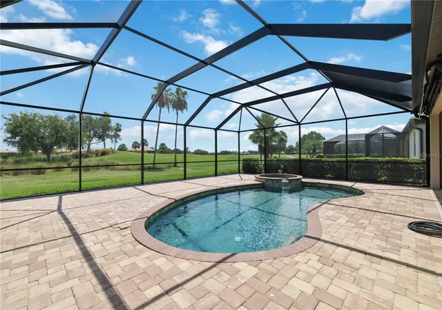 Photo 3 of Single family home for sale at 6907 Quiet Crk Dr, Bradenton, FL 34212 | MLS# A4697622 | Listing updated on 2026-09-27