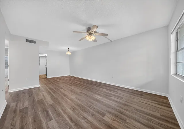 Photo 4 of Condo for sale at 951 79th Avenue N #115, Saint Petersburg, FL 33702 | MLS# TB8521336 | Listing updated on 2026-10-30
