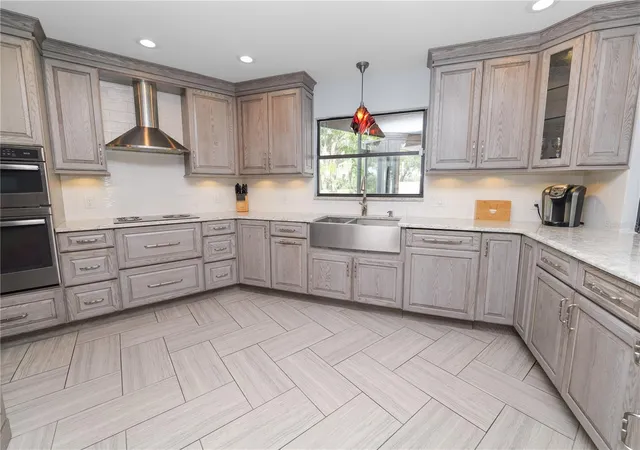Homes for sale in Valrico, FL | 1224 Rainbrook Cir, Valrico, FL 33596 | MLS# L4962936