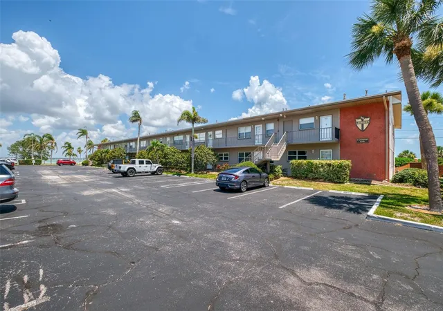 2nd image of 2 Cswy Blvd, DUNEDIN, FL 34698