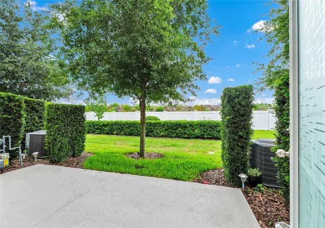 3rd image of 785 Benoi Dr, Davenport, FL 33896 | MLS# O6418501