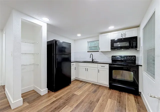 Photo 3 of House for sale at 800 15th Avenue S, St Petersburg, FL 33701 | MLS# TB8521353 | Listing updated on 2026-10-13