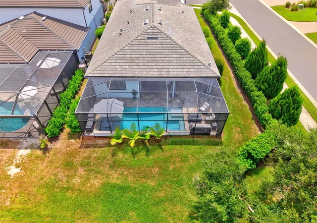 Photo 3 of Single family home for sale at 704 Pintail Cvs, Bradenton, FL 34212 | MLS# A4697635 | Listing updated on 2026-10-05