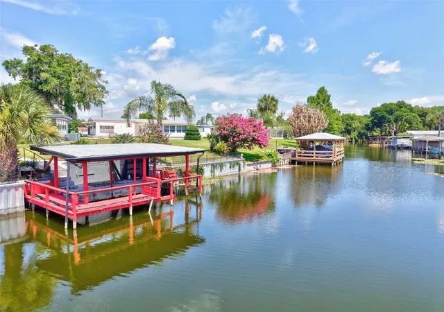 Photo 3 of Manufactured home for sale at 34312 Carl Rd, Leesburg, FL 34788 | MLS# G5114059 | Listing updated on 2026-10-07