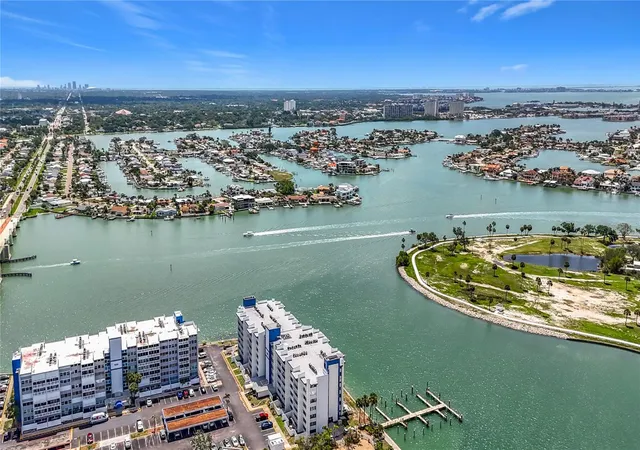 2nd image of 450 Treasure Island Cswy #111, Treasure Island, FL 33706 | MLS# TB8521356
