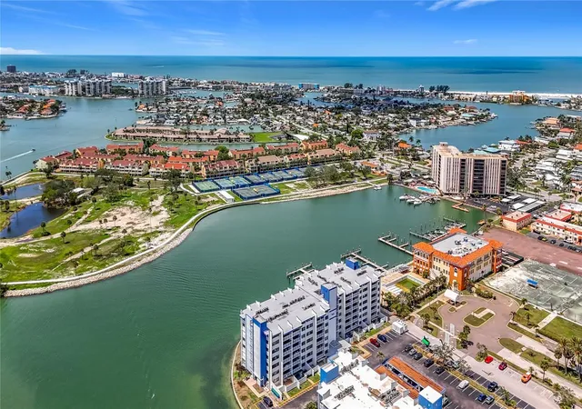 4th image of 450 Treasure Island Cswy #111, Treasure Island, FL 33706 | MLS# TB8521356