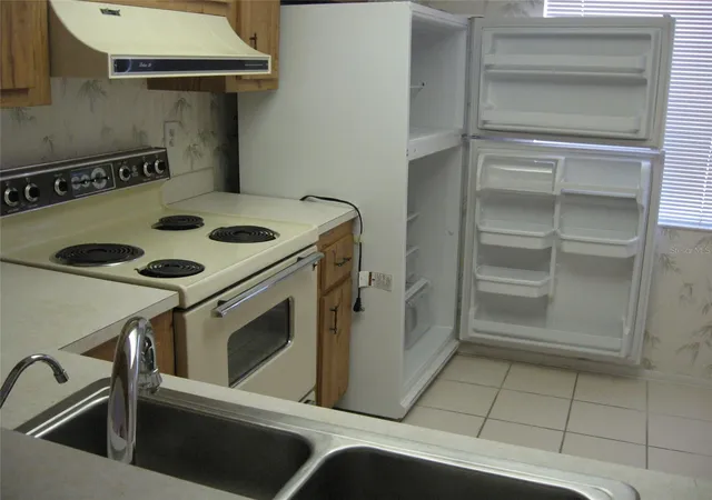 Photo 3 of House for sale at 2465 Northside Dr #603, Clearwater, FL 33761 | MLS# TB8521373 | Listing updated on 2026-06-20