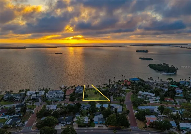 3rd image of 1768 Santa Barbara Dr, Dunedin, FL 34698 | MLS# TB8521382