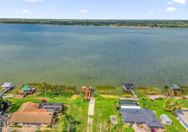 Photo 3 of Sale Pending at 5202 Sydney Rd, Fruitland Park, FL 34731 | MLS# G5114063 | Listing updated on 2026-09-22