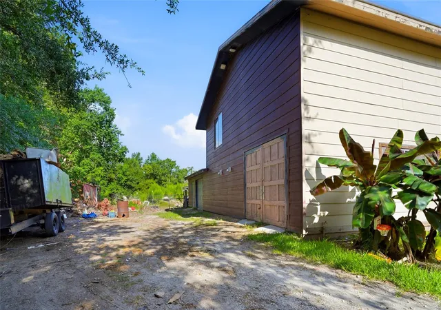 3rd image of 2347 Brookside Dr, Lutz, FL 33558 | MLS# TB8521384