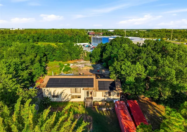 4th image of 2347 Brookside Dr, Lutz, FL 33558 | MLS# TB8521384