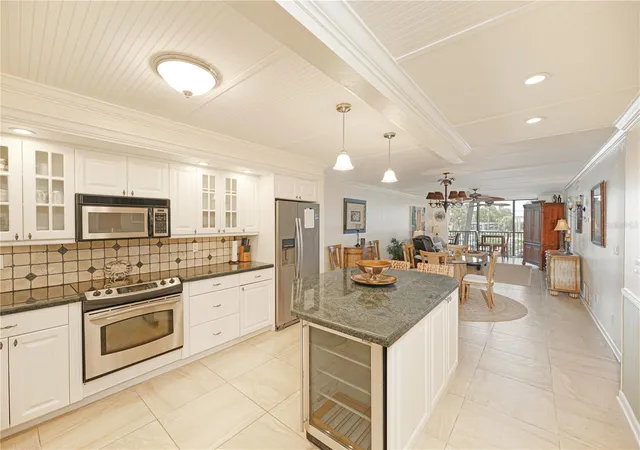 Homes for sale in Sarasota, FL | 5600 Beach Way Dr #213, Sarasota, FL 34242 | MLS# A4697642