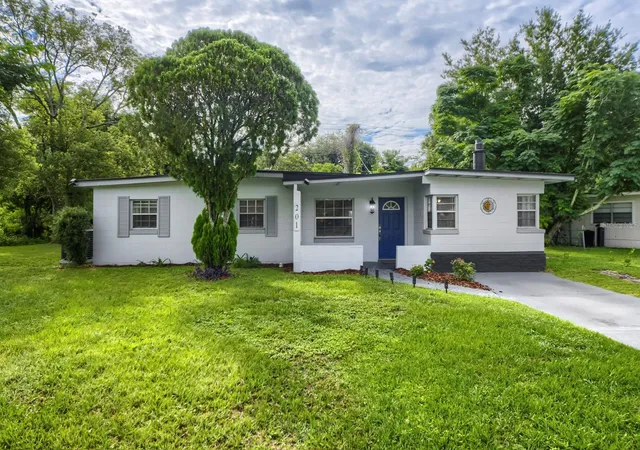 Homes for sale in Sanford, FL | 201 Hays Dr, Sanford, FL 32771 | MLS# TB8521395