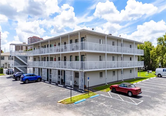 1st image of 320 Lakeview St #323, Orlando, FL 32804 | MLS# O6418534
