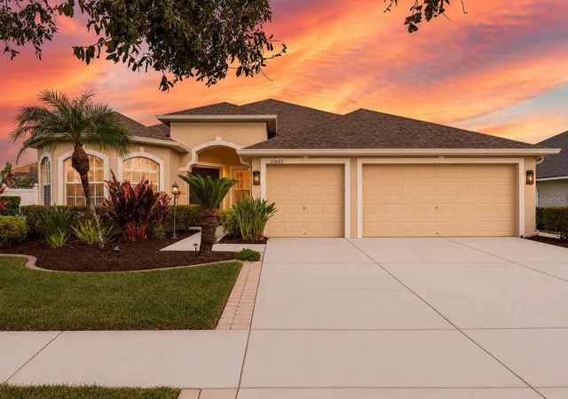Photo 1 of Single family home for sale at 22623 Cliffside Way, Land O Lakes, FL 34639 | MLS# W7886910 | Listing updated on 2026-09-19