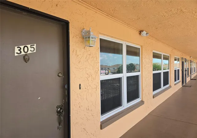 Homes for sale in Kenneth City, FL | 6400 46th Ave N #305, Kenneth City, FL 33709 | MLS# TB8521409