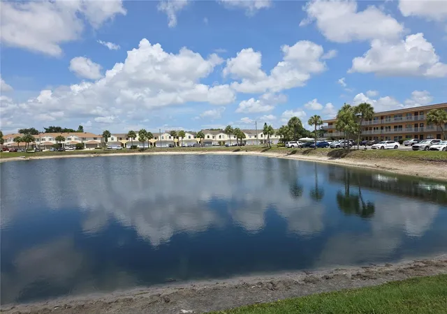 Homes for sale in Kenneth City, FL | 6400 46th Ave N #305, Kenneth City, FL 33709 | MLS# TB8521409