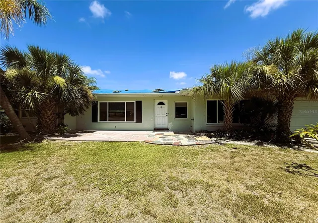 3rd image of 102 158Th Ave, Redington Beach, FL 33708 | MLS# TB8521415