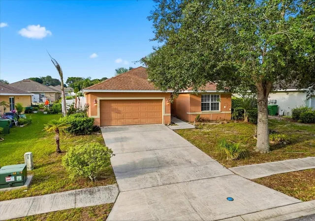 3rd image of 1966 White Hawk Wy, Winter Haven, FL 33881 | MLS# TB8521417