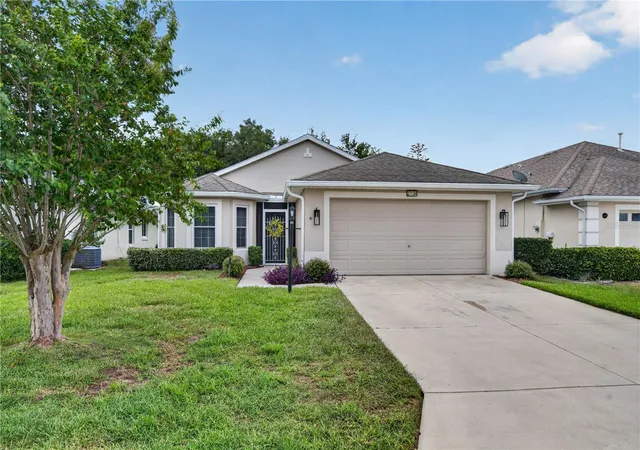 1st image of 27134 Nostalgia Dr, Leesburg, FL 34748 | MLS# G5114067