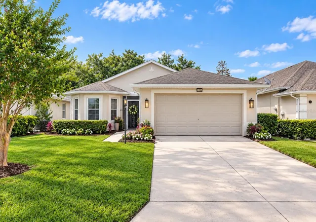 Single family home for sale at 27134 Nostalgia Dr, LEESBURG, FL 34748 | MLS# G5114067