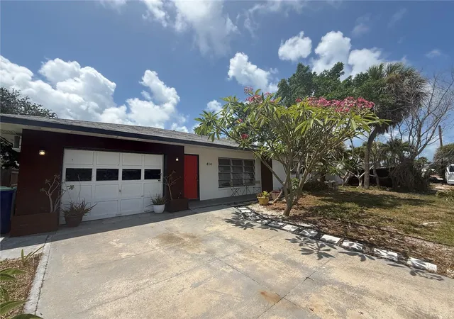 Homes for sale in St Pete Beach, FL | 414 86th Ave, St Pete Beach, FL 33706 | MLS# TB8521422