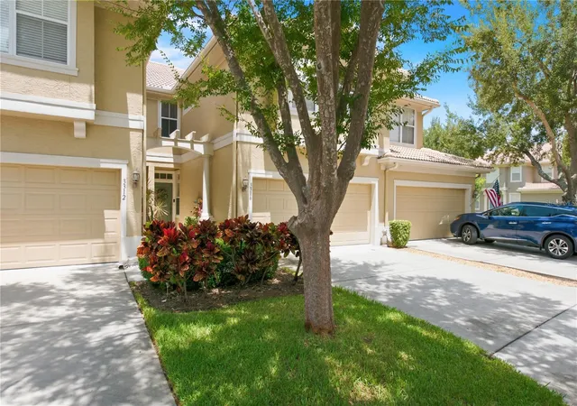 3rd image of 3316 Covered Bridge Dr E, Dunedin, FL 34698 | MLS# TB8521424