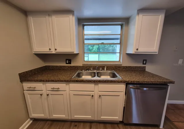 3rd image of 1726 Elise Marie Dr, Seffner, FL 33584 | MLS# TB8521434