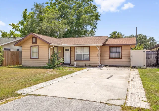 Photo 2 of Single family home for sale at 706 Jersey Ave, St Cloud, FL 34769 | MLS# S5152244 | Listing updated on 2026-08-30