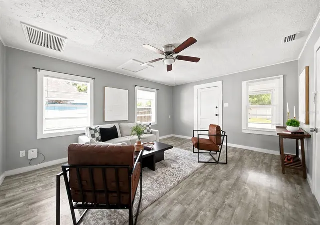 Photo 3 of Single family home for sale at 109 E Bass St, Kissimmee, FL 34744 | MLS# O6418571 | Listing updated on 2026-09-03