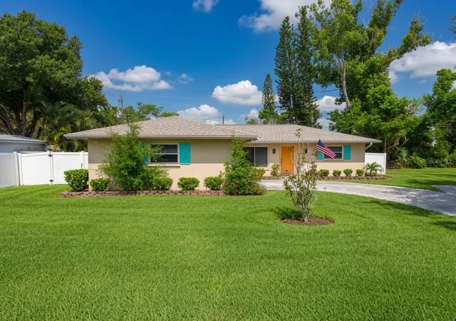 Photo 1 of Single family home for sale at 5864 Marigold Rd, VENICE, FL 34293 | MLS# A4697650 | Listing updated on 2026-10-10