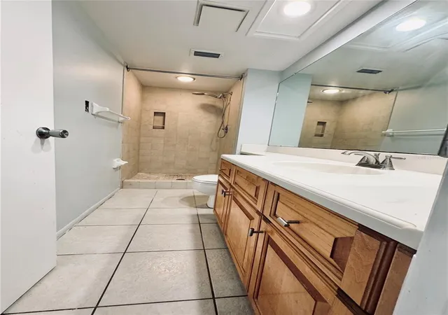 Photo 4 of Condo for sale at 106 Windward Pl, Oldsmar, FL 34677 | MLS# TB8521469 | Listing updated on 2026-10-01