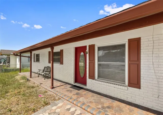 Photo 2 of Single family home for sale at 5923 Yorkshire Rd, Tampa, FL 33634 | MLS# TB8521470 | Listing updated on 2026-10-06