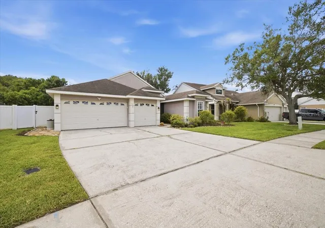Photo 3 of Single family home for sale at 392 Tavernier Cir, Oldsmar, FL 34677 | MLS# TB8521472 | Listing updated on 2026-09-04