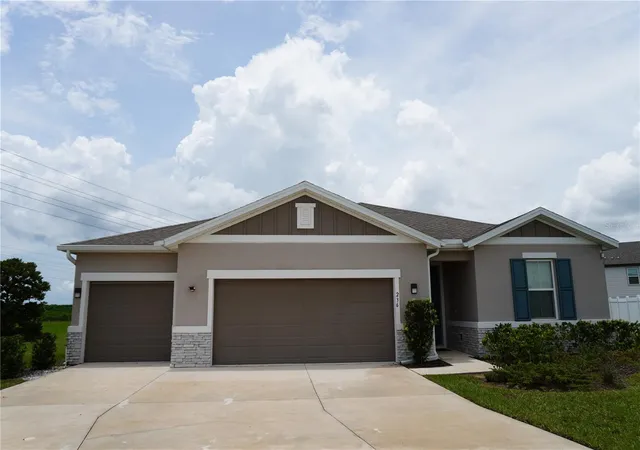 Photo 1 of Single family home for sale at 236 Hillcrest Dr, Dundee, FL 33838 | MLS# O6418604 | Listing updated on 2026-08-24