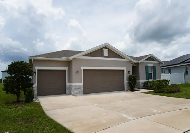 Photo 3 of Single family home for sale at 236 Hillcrest Dr, Dundee, FL 33838 | MLS# O6418604 | Listing updated on 2026-08-24