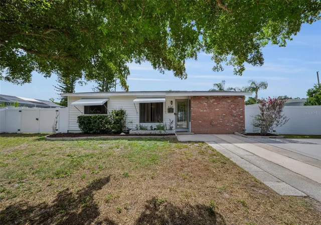 Photo 1 of Single family home for sale at 6701 Orchard Dr N, St Petersburg, FL 33702 | MLS# TB8521483 | Listing updated on 2026-08-15