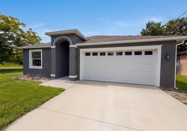 Photo 1 of Single family home for sale at 1013 W 11th Street, Sanford, FL 32771 | MLS# O6418639 | Listing updated on 2026-10-09