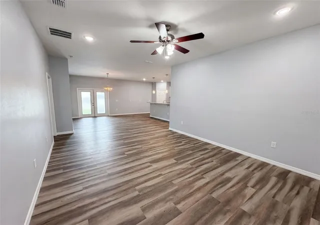 Photo 4 of Single family home for sale at 1013 W 11th Street, Sanford, FL 32771 | MLS# O6418639 | Listing updated on 2026-10-09