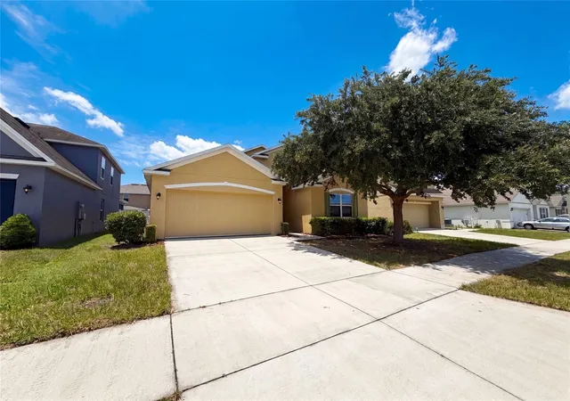 Homes for sale in Auburndale, FL | 1048 Bethpage Rd, Auburndale, FL 33823 | MLS# O6418664
