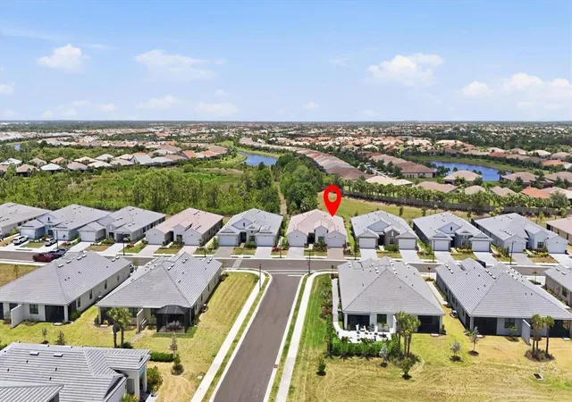 Photo 3 of House for sale at 18839 Dayspring Pl, Venice, FL 34293 | MLS# A4697668 | Listing updated on 2026-10-20