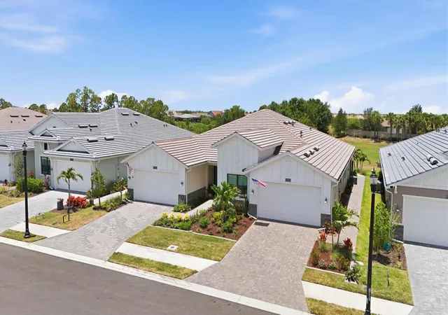 Photo 4 of House for sale at 18839 Dayspring Pl, Venice, FL 34293 | MLS# A4697668 | Listing updated on 2026-10-20