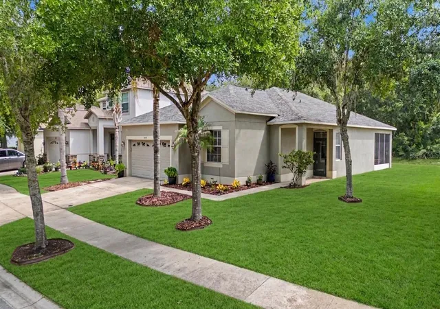 Homes for sale in Tampa, FL | 10634 Lucaya Dr, Tampa, FL 33647 | MLS# TB8521504