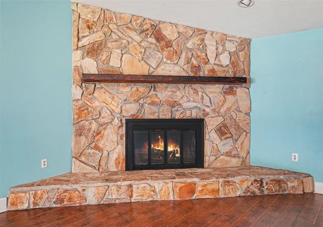 Photo 4 of Sale Pending at 928 Timbergreen Dr, Lakeland, FL 33809 | MLS# TB8521511 | Listing updated on 2026-10-21
