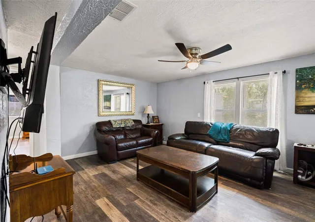 4th image of 8343 Yellow Pine Ave, Brooksville, FL 34613 | MLS# TB8521516