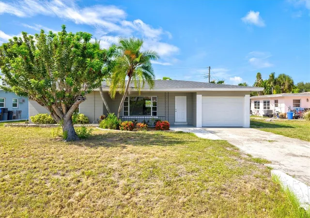 Photo 1 of Single family home for sale at 106 Aurora St E, Venice, FL 34285 | MLS# N6144784 | Listing updated on 2026-09-11