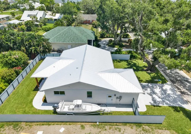 2nd image of 412 17th Ave W, Palmetto, FL 34221 | MLS# A4697674