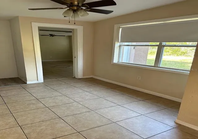 Photo 4 of Single family home for sale at 108 Edgewater Dr, Winter Haven, FL 33881 | MLS# O6418683 | Listing updated on 2026-10-09