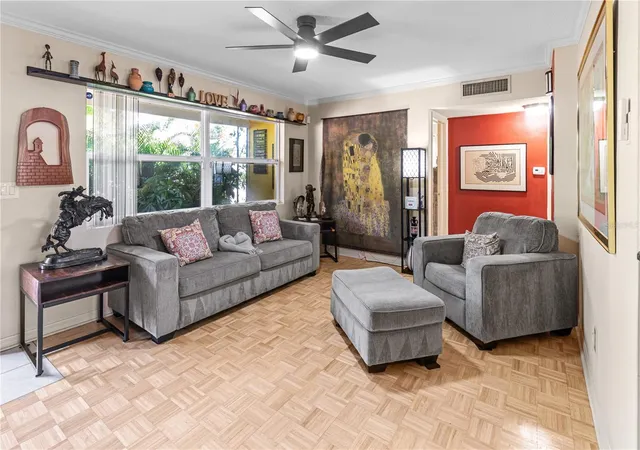3rd image of 2042 Isabelle St, Largo, FL 33774 | MLS# O6418684