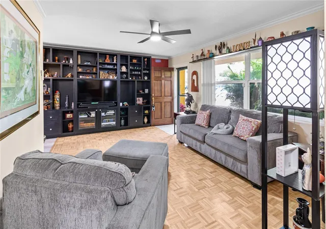 4th image of 2042 Isabelle St, Largo, FL 33774 | MLS# O6418684